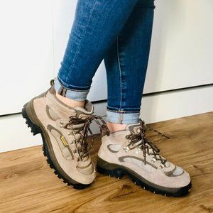 Columbia Kotaman Tan Women's Hiking Boots